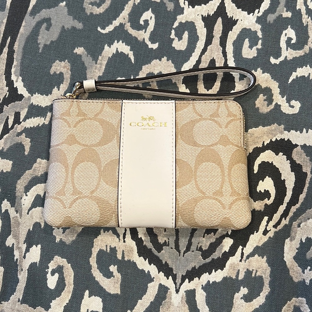 Coach Corner Zip Wristlet In Signature Canvas